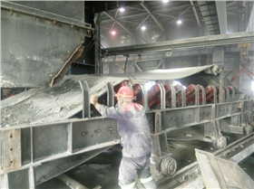 細碎車間重型移動帶式給礦機 細碎車間重型移動帶式給礦機