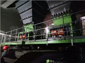 側卸式活化給料機 側卸式活化給料機