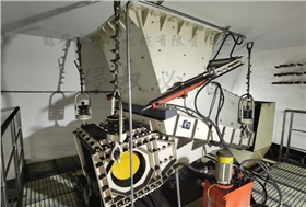 雙質體振動給料機.png 雙質體振動給料機.png