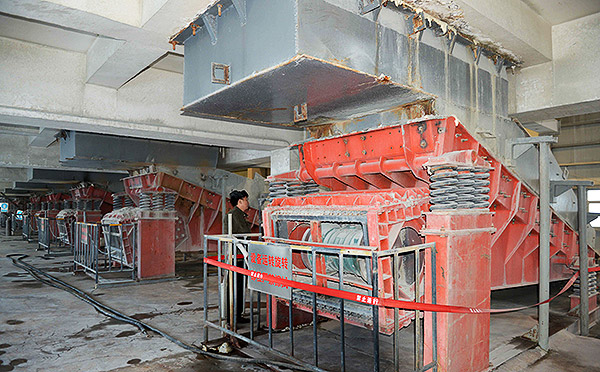 黑龍江多寶山礦業XZGZ1750替代皮帶機給礦 黑龍江多寶山礦業XZGZ1750替代皮帶機給礦