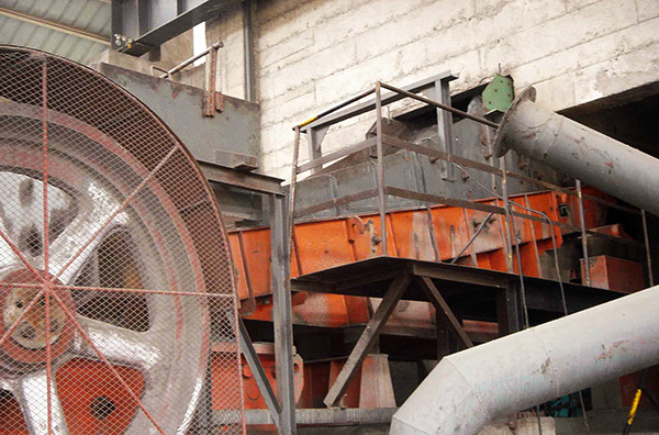 昆大紅山鐵礦50萬噸選廠06年使用XZGZ1545型給鄂破 昆大紅山鐵礦50萬噸選廠06年使用XZGZ1545型給鄂破