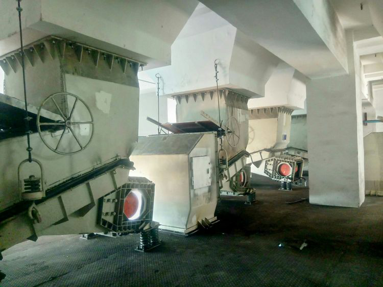 天池能源XZG振動給料機.png 天池能源XZG振動給料機.png