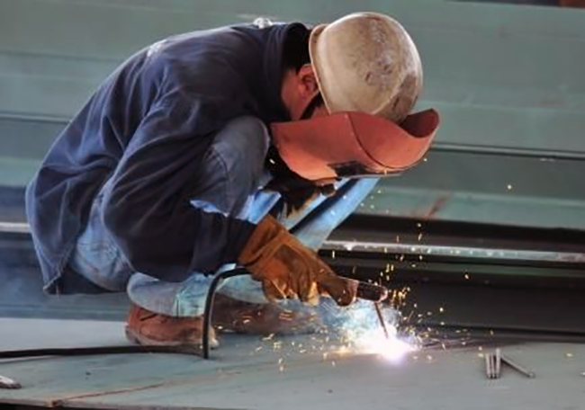 給料設備機械制造中——如何預防焊接變形？