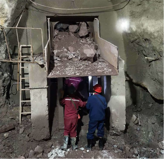 鶴壁煤化是如何解決振動放礦機臺板與電機底座構件振裂的問題！